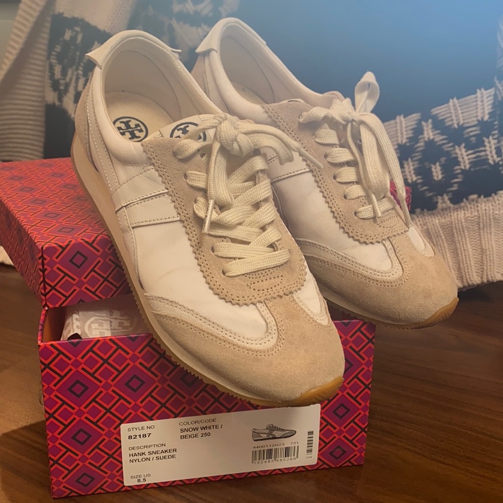 Tory Burch Hank sneaker.  Size 8.5. Snow-white/Beige style 82187.